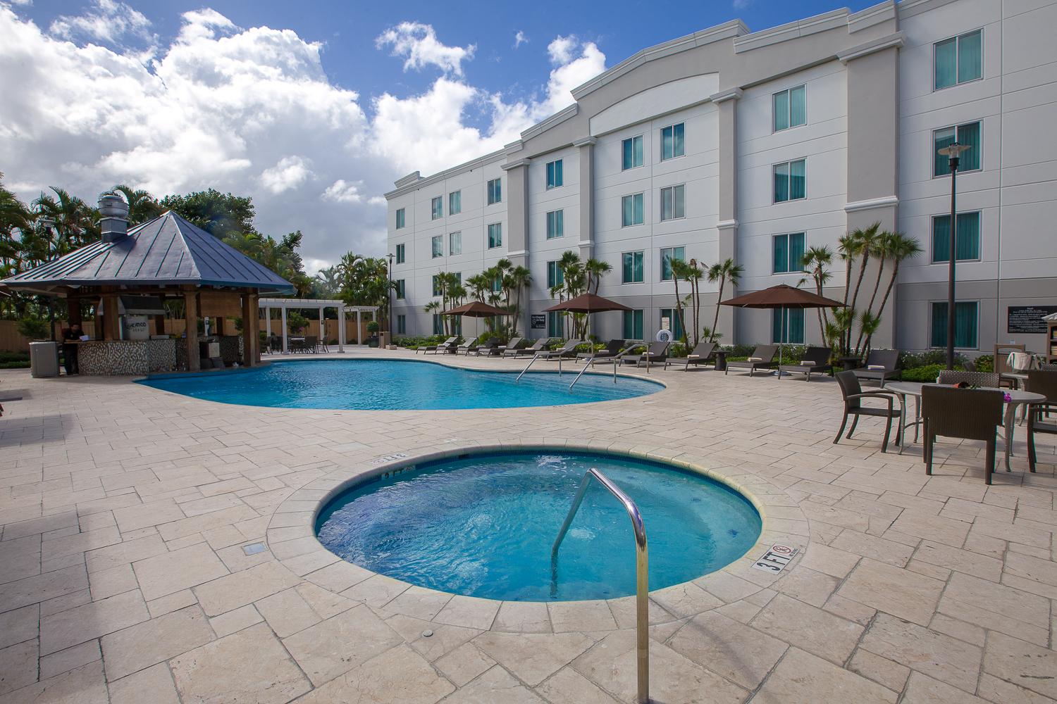 Hampton Inn & Suites San Juan Каролина Екстериор снимка