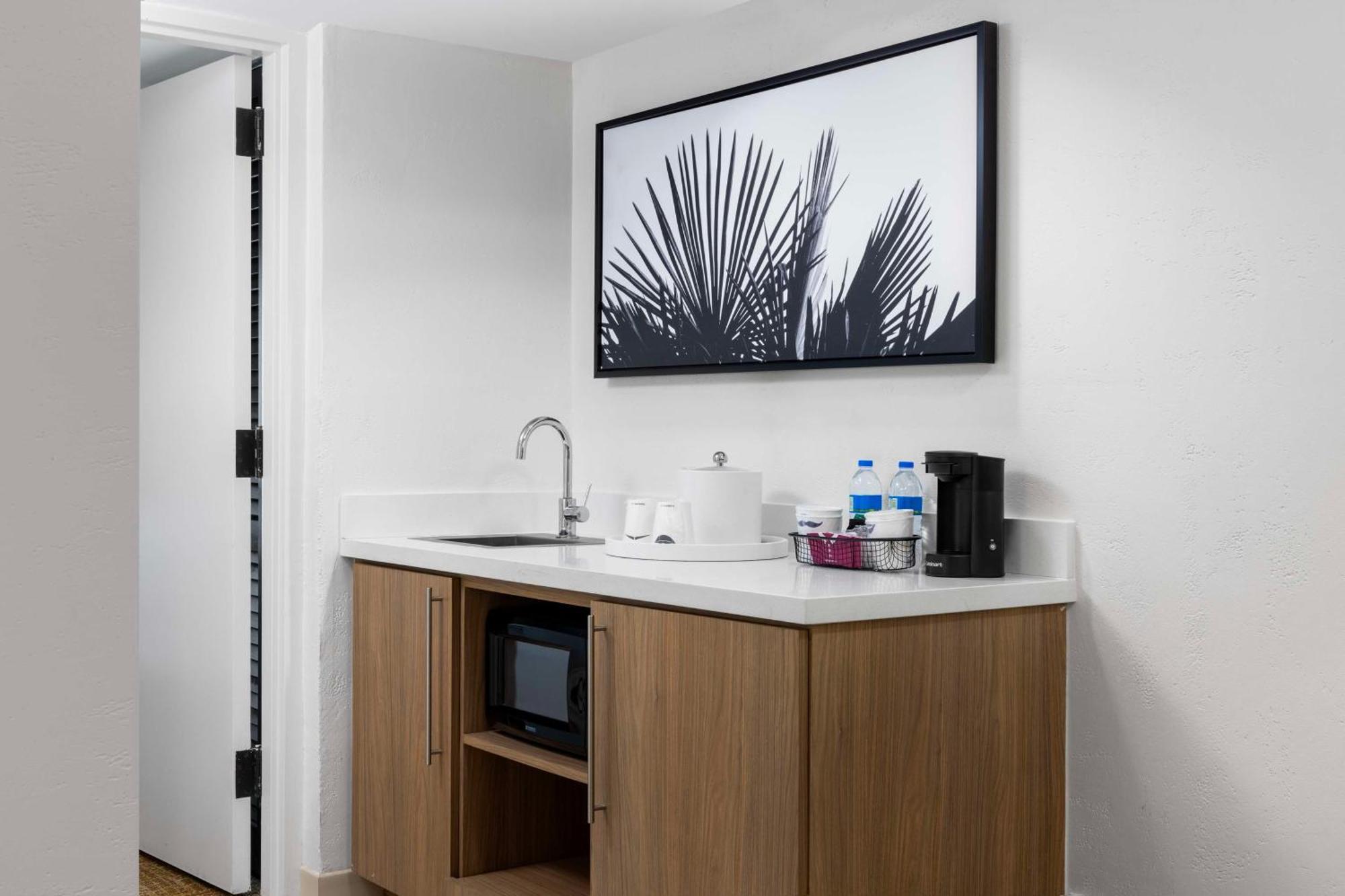 Hampton Inn & Suites San Juan Каролина Екстериор снимка