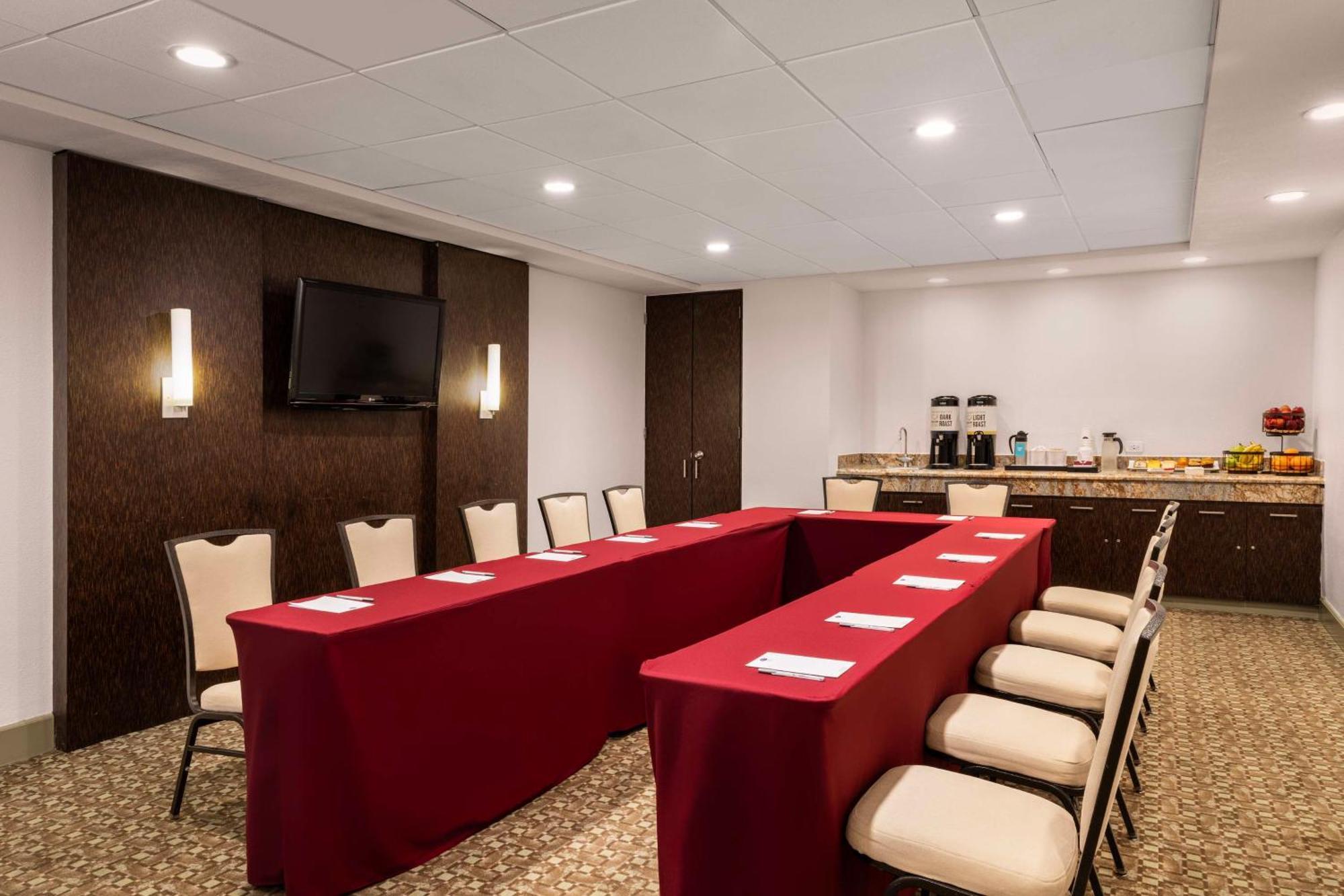Hampton Inn & Suites San Juan Каролина Екстериор снимка